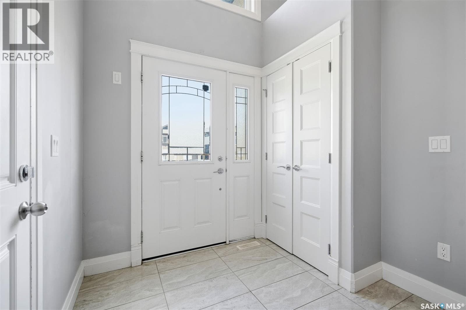 219 ELLS CRESCENT — photo 3