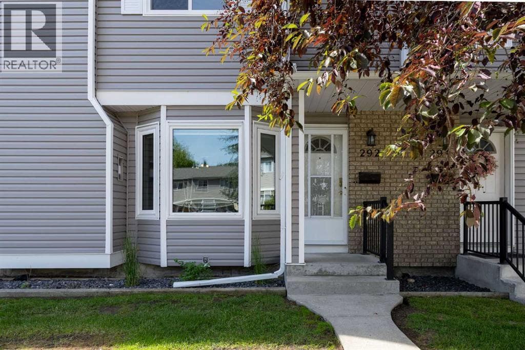 292 Cedarwood Park SW — photo 2
