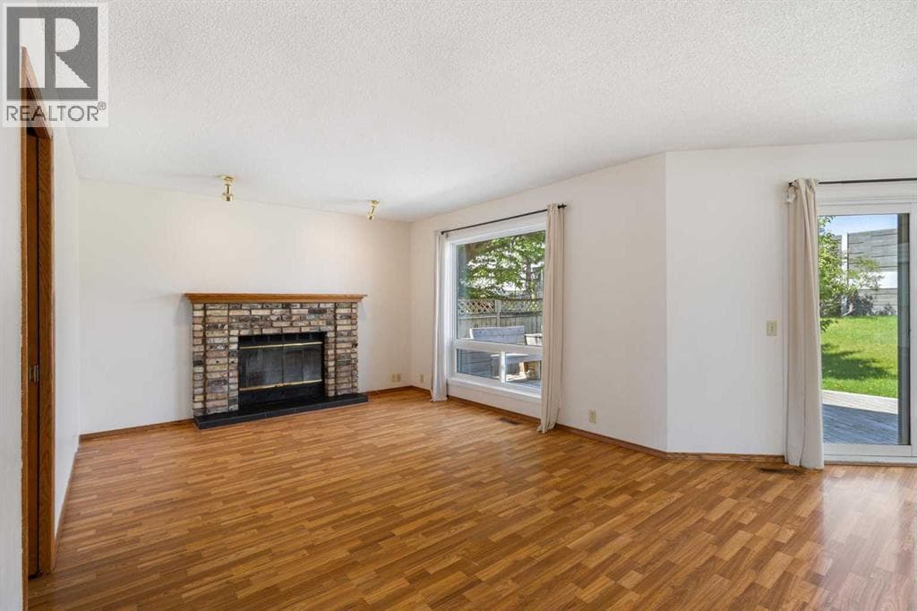 117 Douglasbank Way SE — photo 5