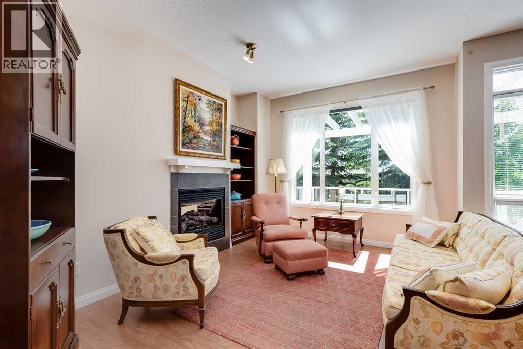 66 Royal Manor NW — photo 5