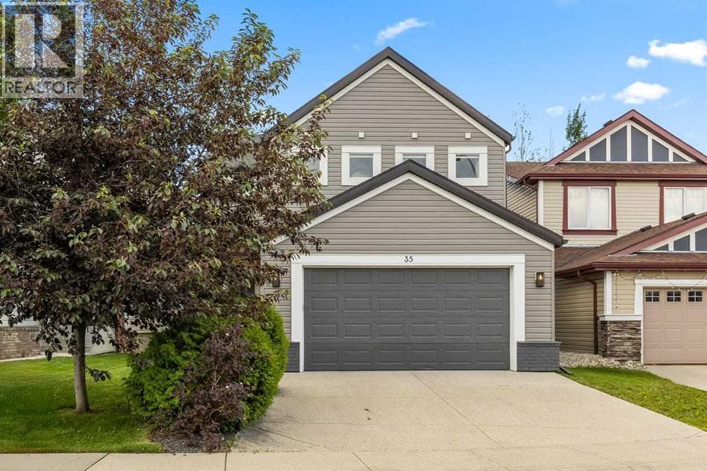 35 Copperleaf Crescent SE