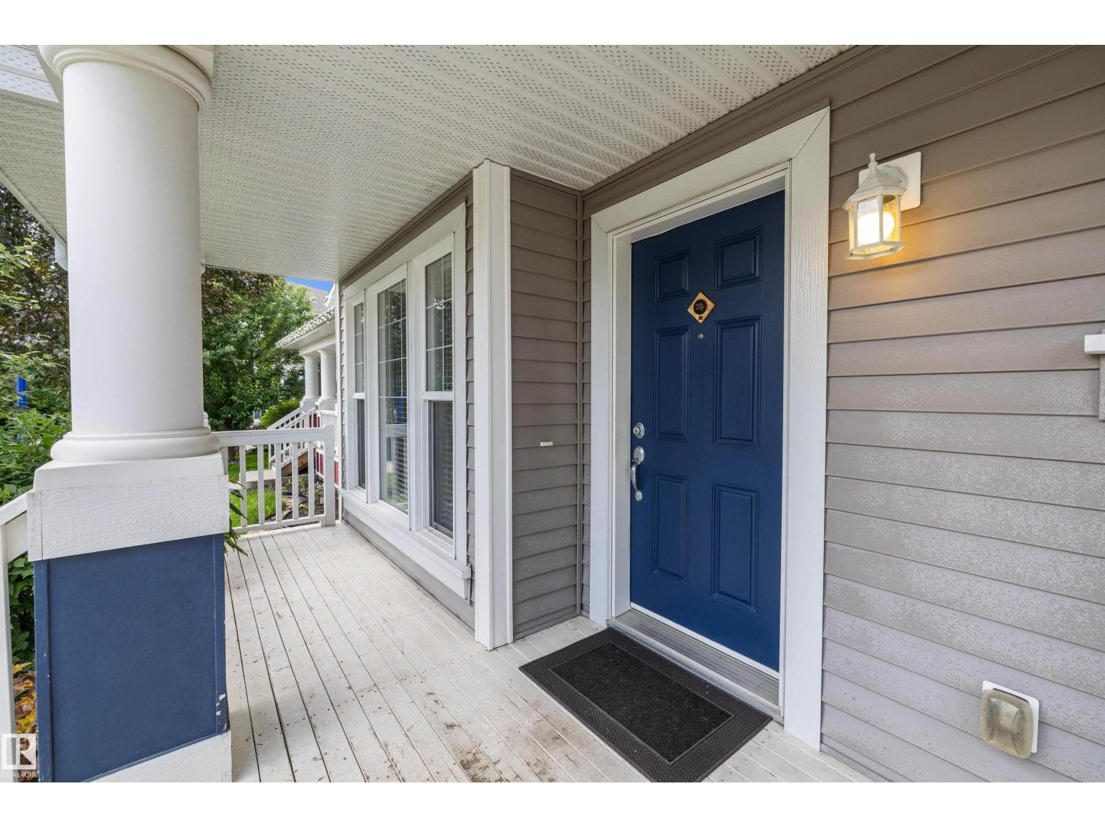 7212 23 AV SW — photo 4
