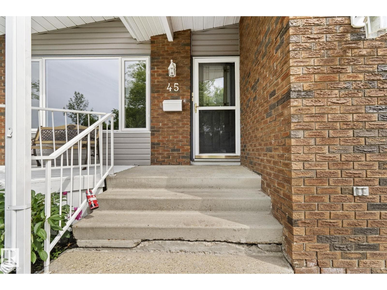 45 WHITEHALL CR — photo 5