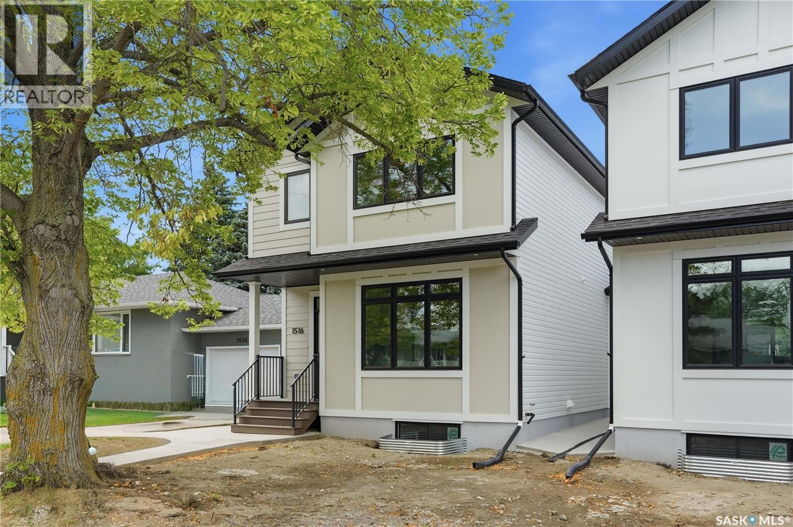 1516 Ewart AVENUE