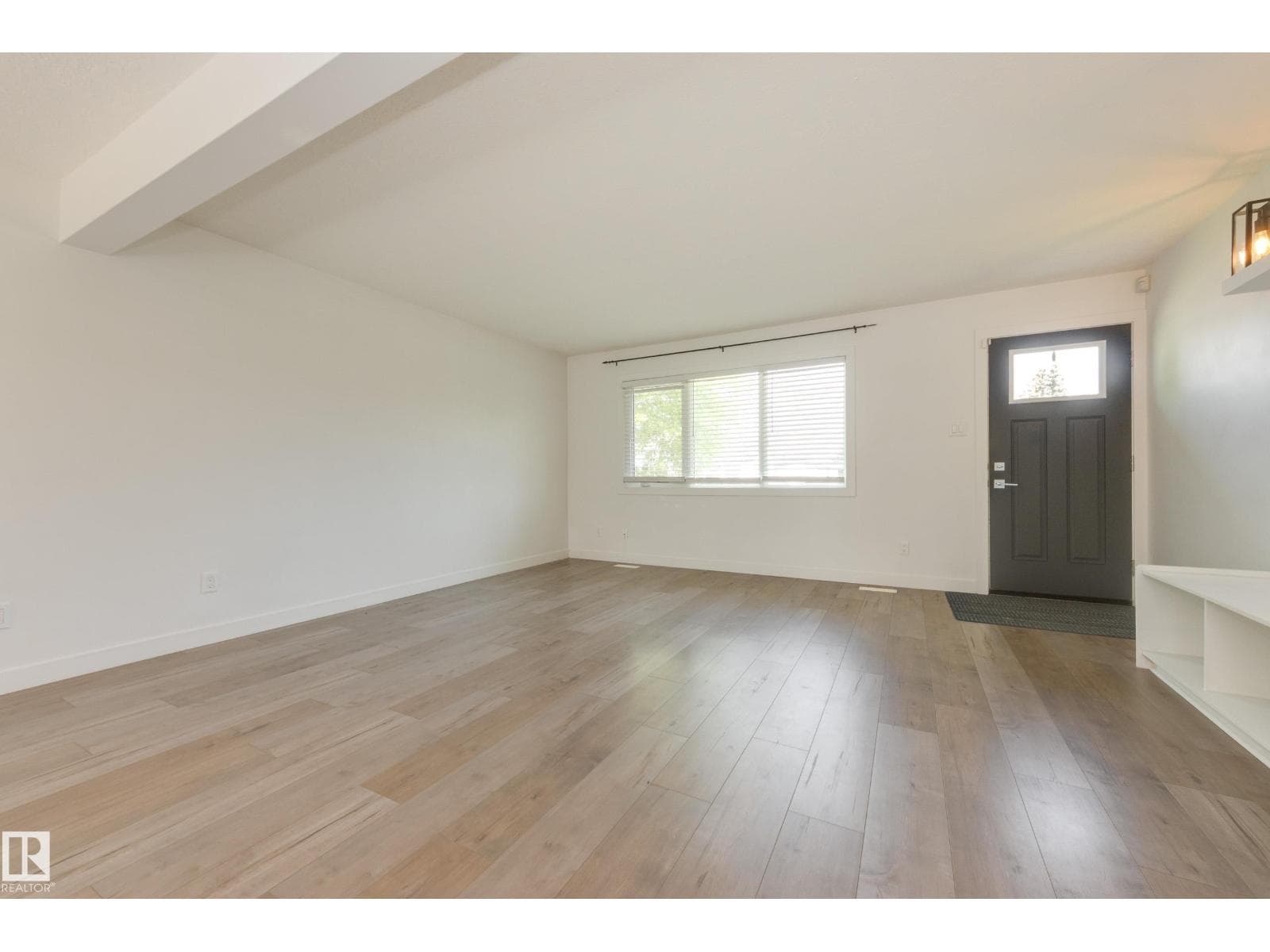 13112 90 ST NW — photo 5
