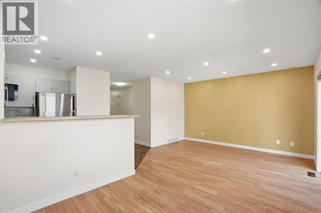 204, 760 Railway Gate SW — photo 5