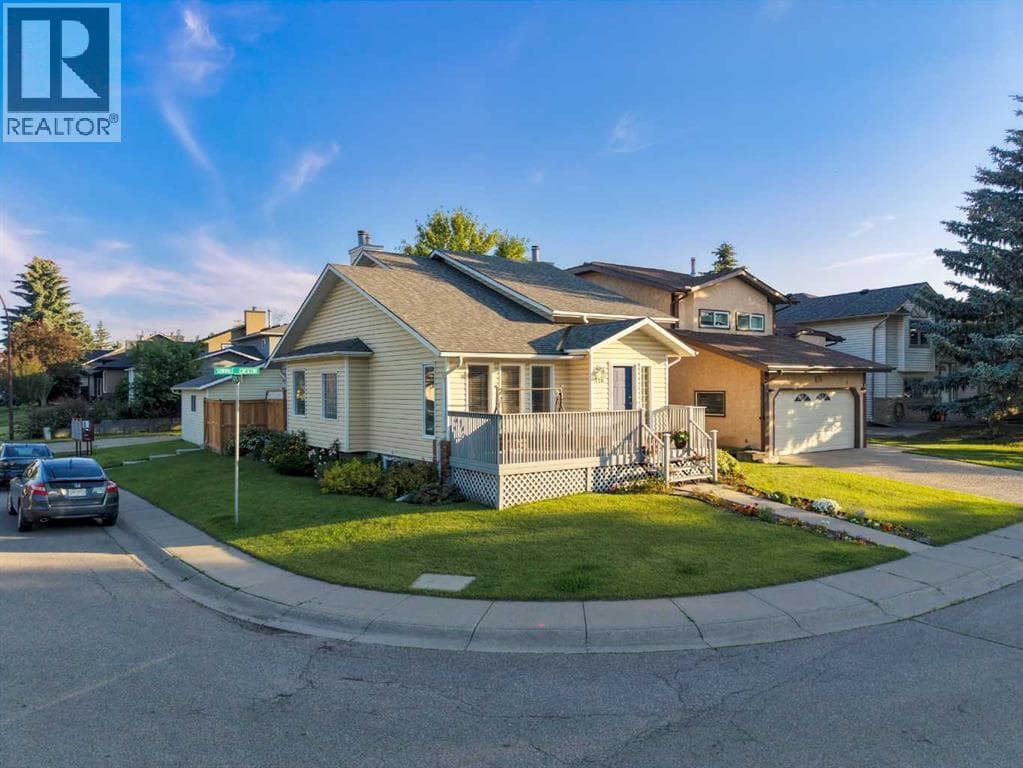 128 Sunvale Crescent SE — photo 2
