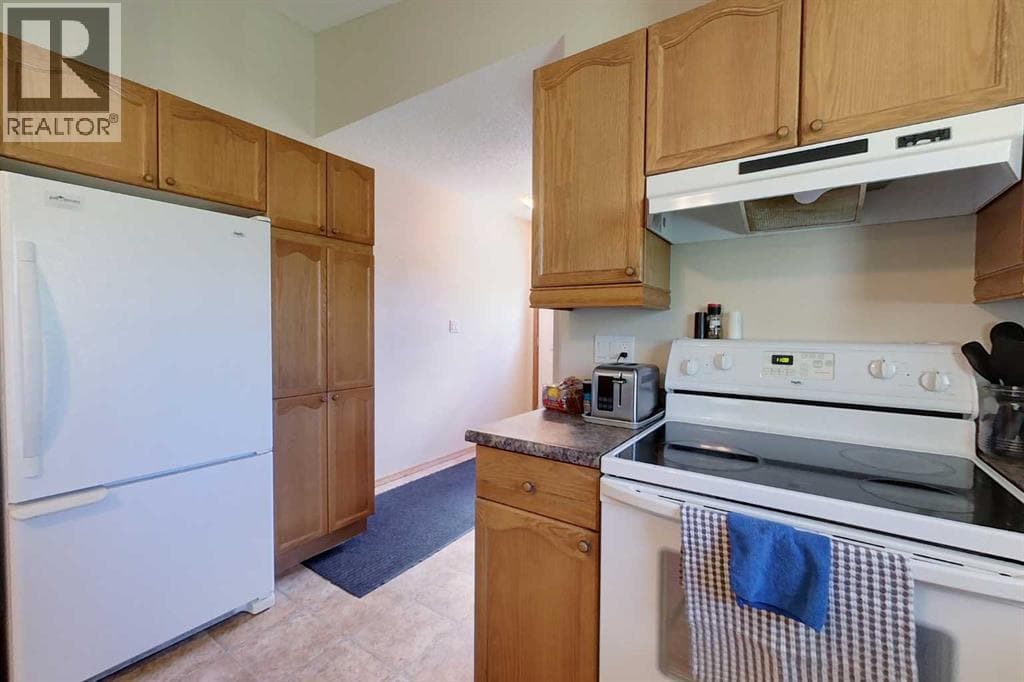 32 1 Avenue SW — photo 4