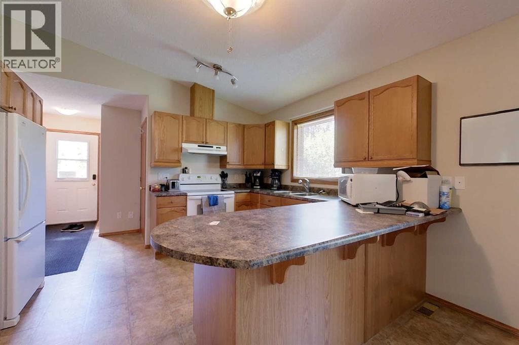 32 1 Avenue SW — photo 3