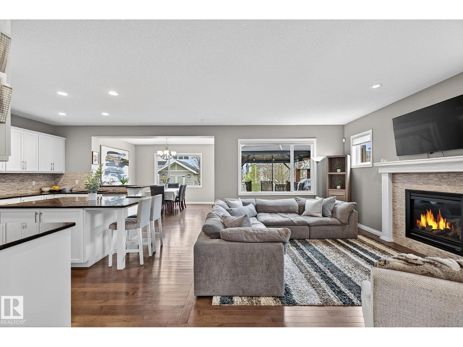 22131 95 AV NW — photo 5
