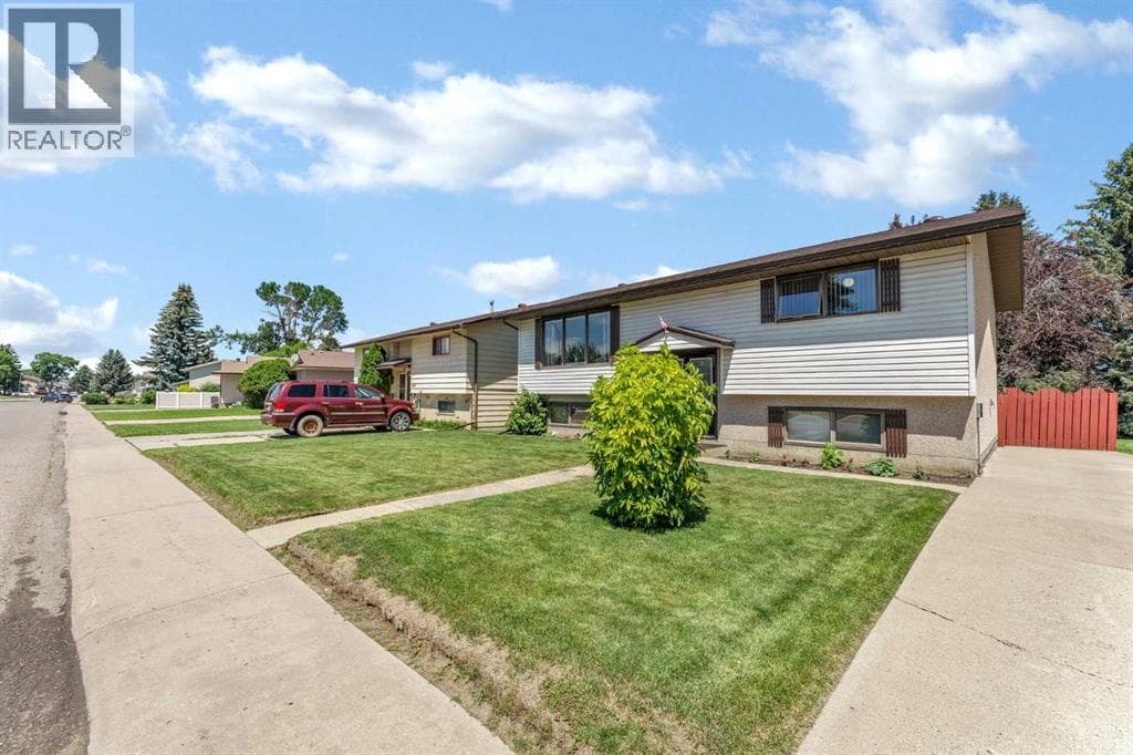 288 Ross Glen Drive SE — photo 2