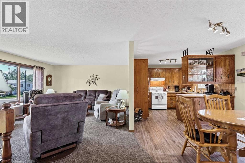 288 Ross Glen Drive SE — photo 5