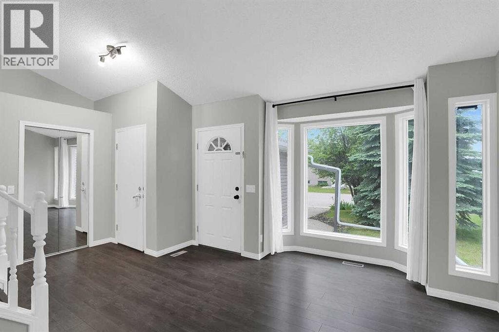 45 Shawinigan Road SW — photo 3