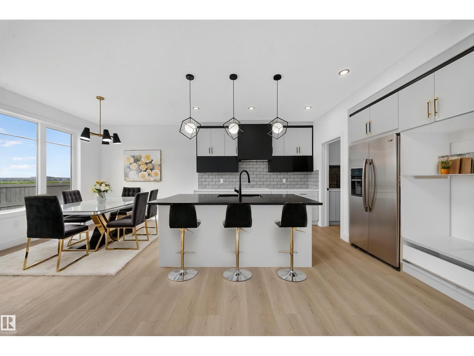 803 30 AV NW — photo 5