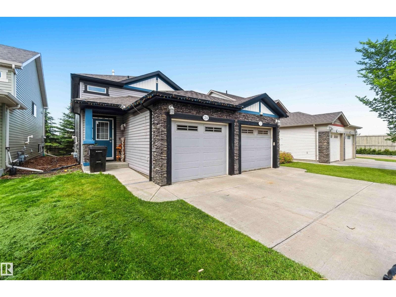 #24 6520 2 AV SW