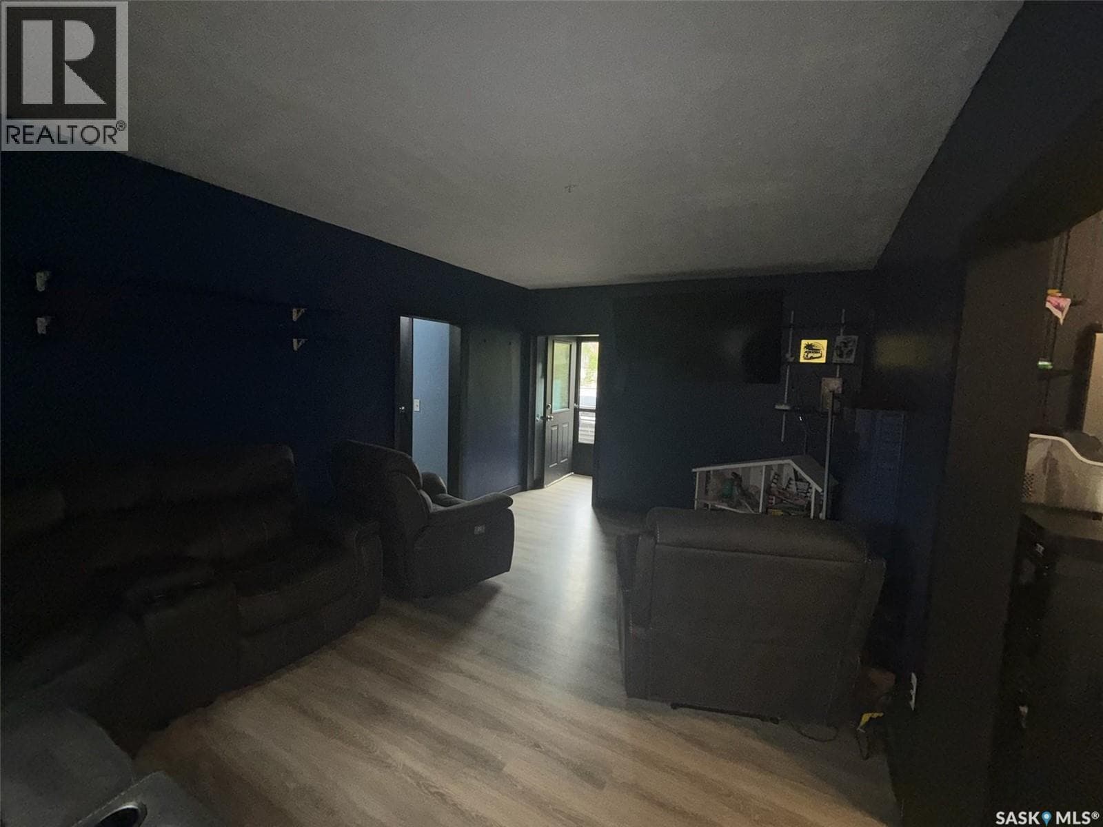 211 Martin STREET — photo 2
