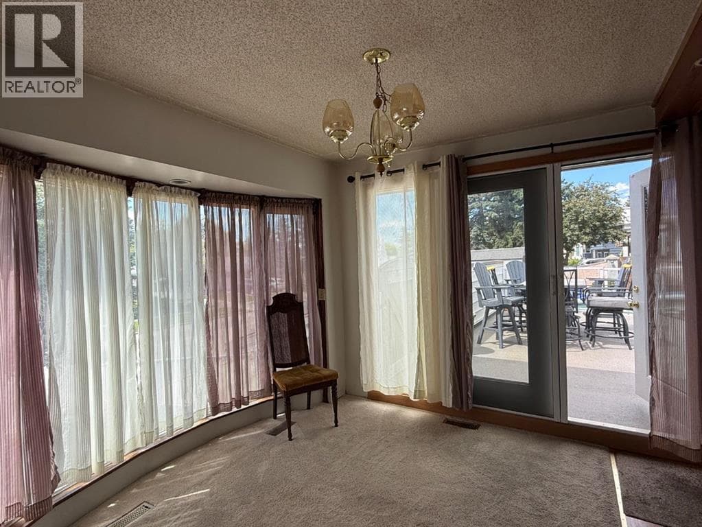 6803 Dalmeny Gate NW — photo 5