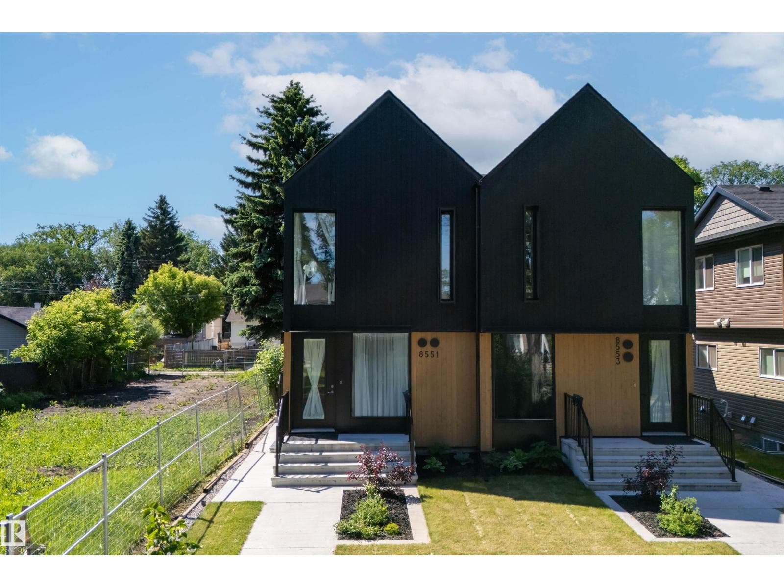 8551 81 AV NW