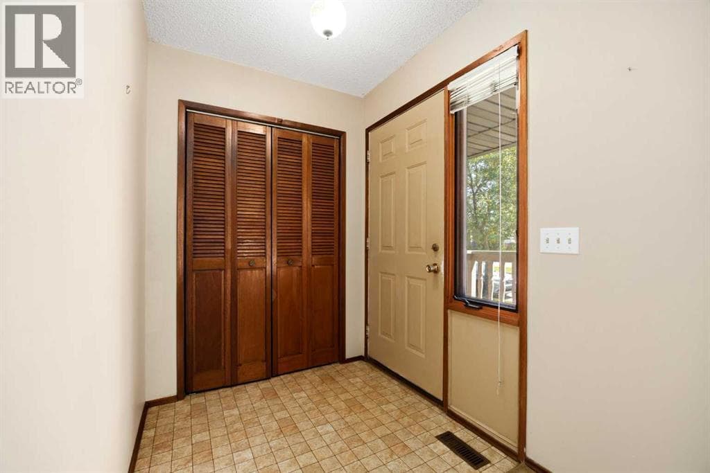 80 Macewan Drive NW — photo 5
