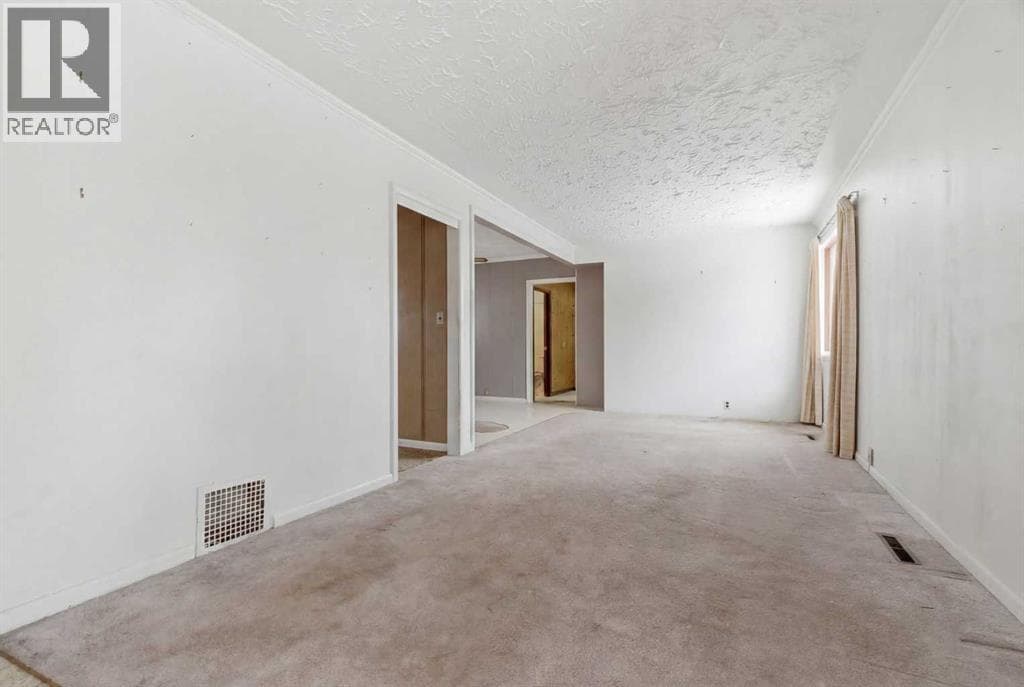 224 1 Street S — photo 4
