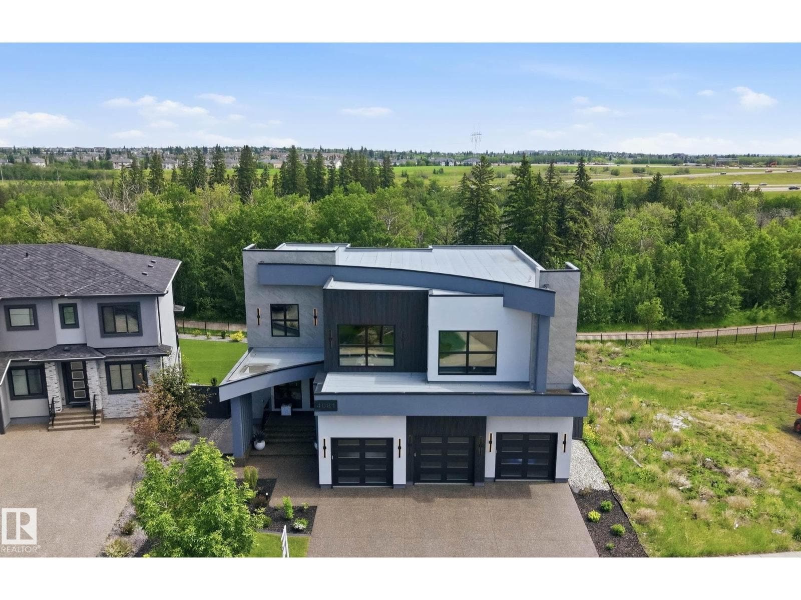 4081 WHISPERING RIVER DR SW — photo 2