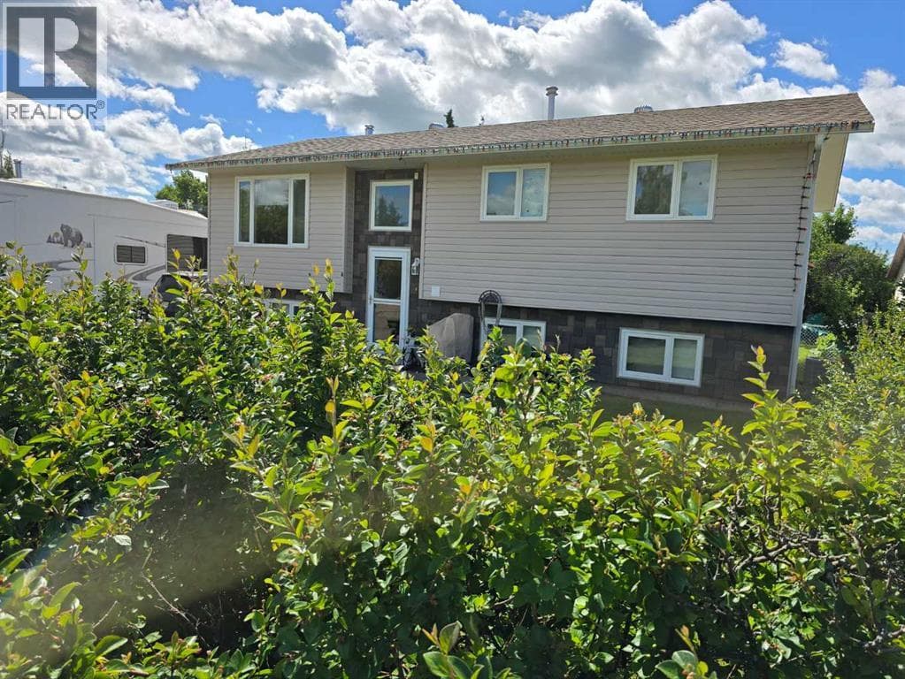 5201 55 Avenue — photo 3