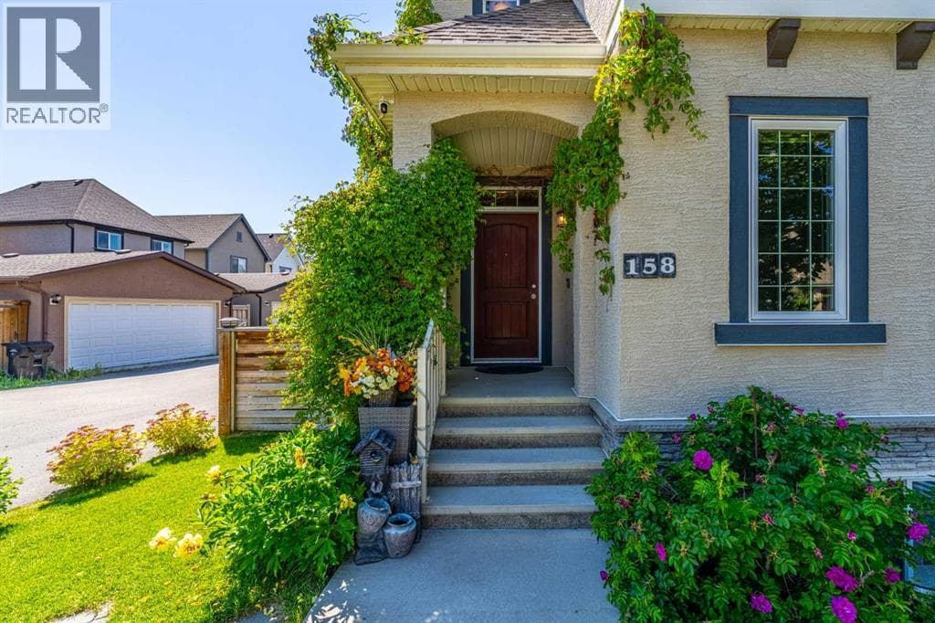 158 Mahogany Grove SE — photo 4