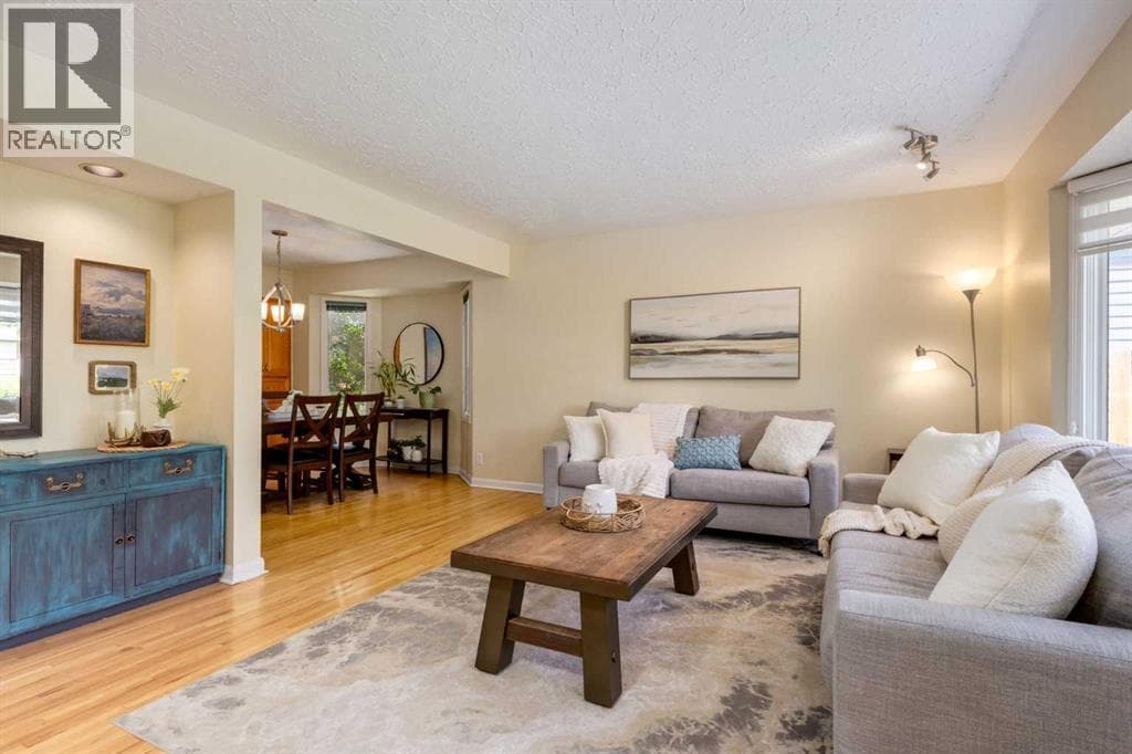 3931 23 Avenue SW — photo 3