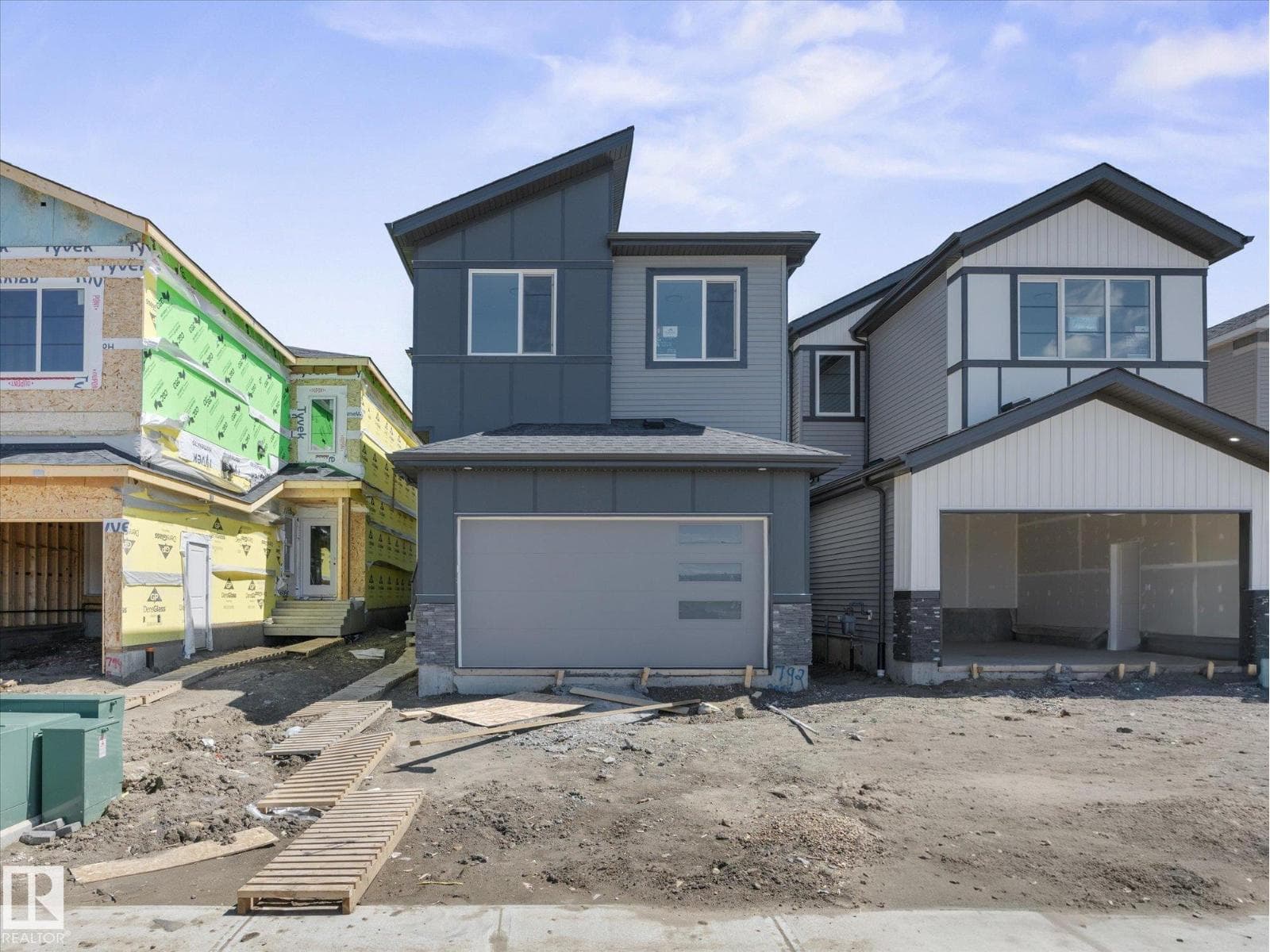 792 Bank Dr — photo 2