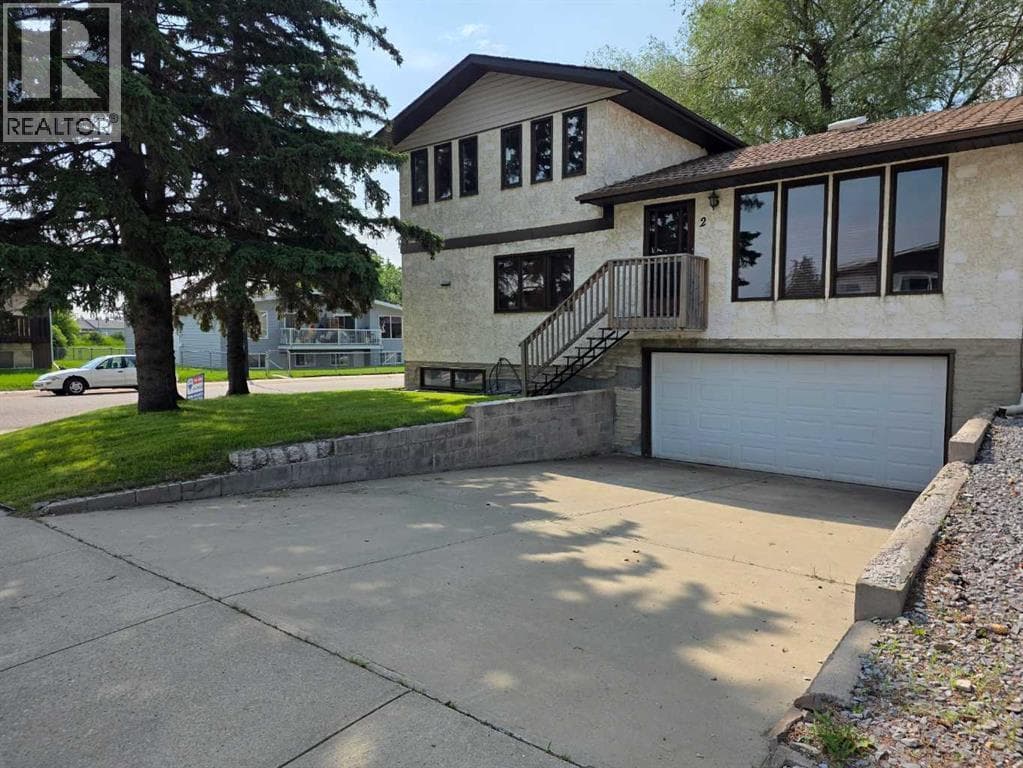 2 Nichols Crescent