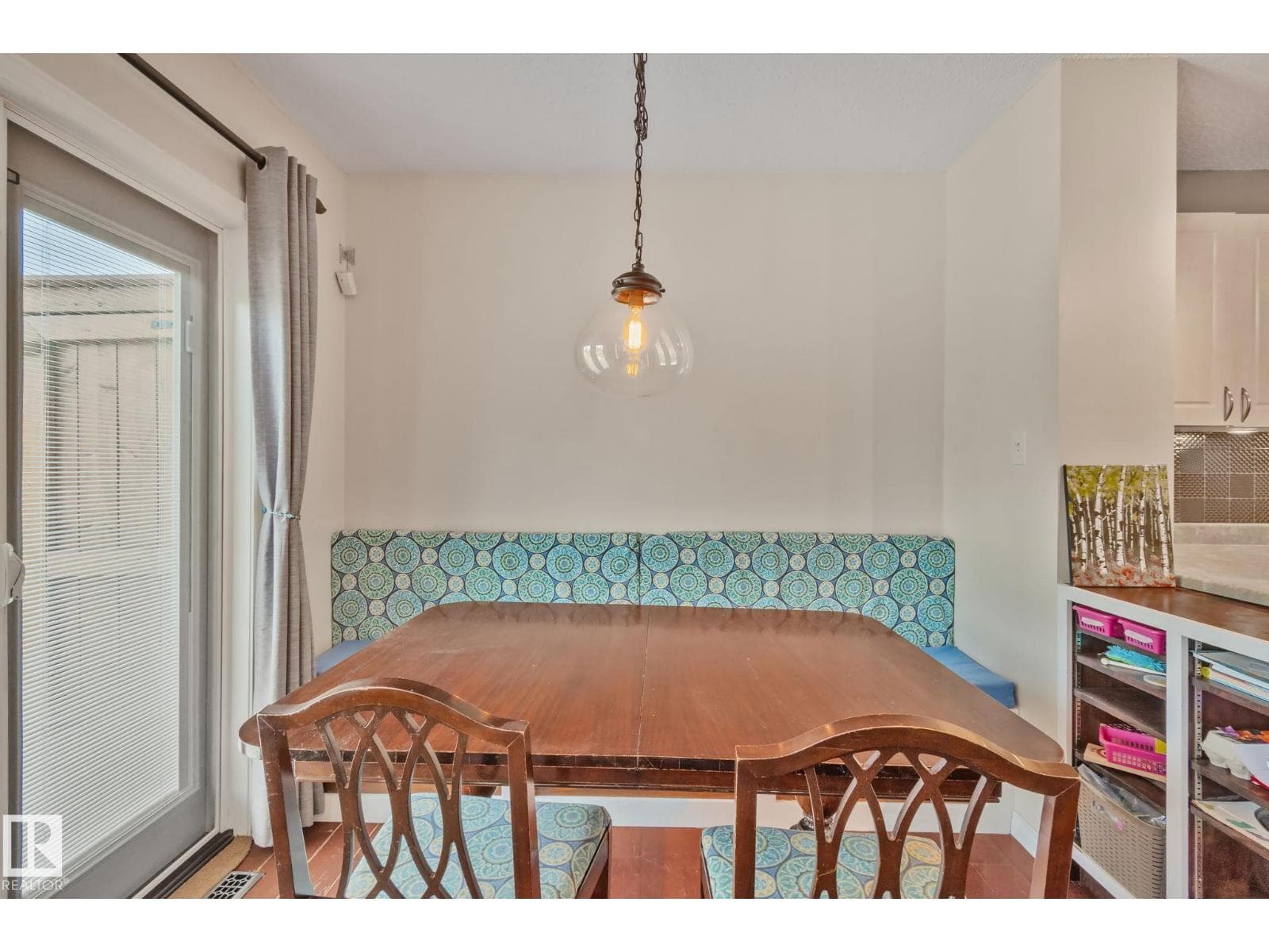 12248 16 AV SW — photo 5