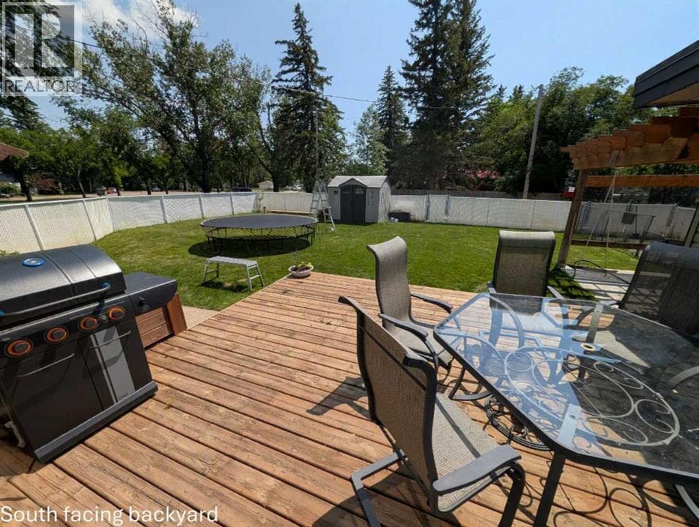 703 5 Avenue W — photo 4