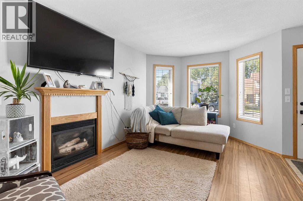 150 Balsam Crescent — photo 5