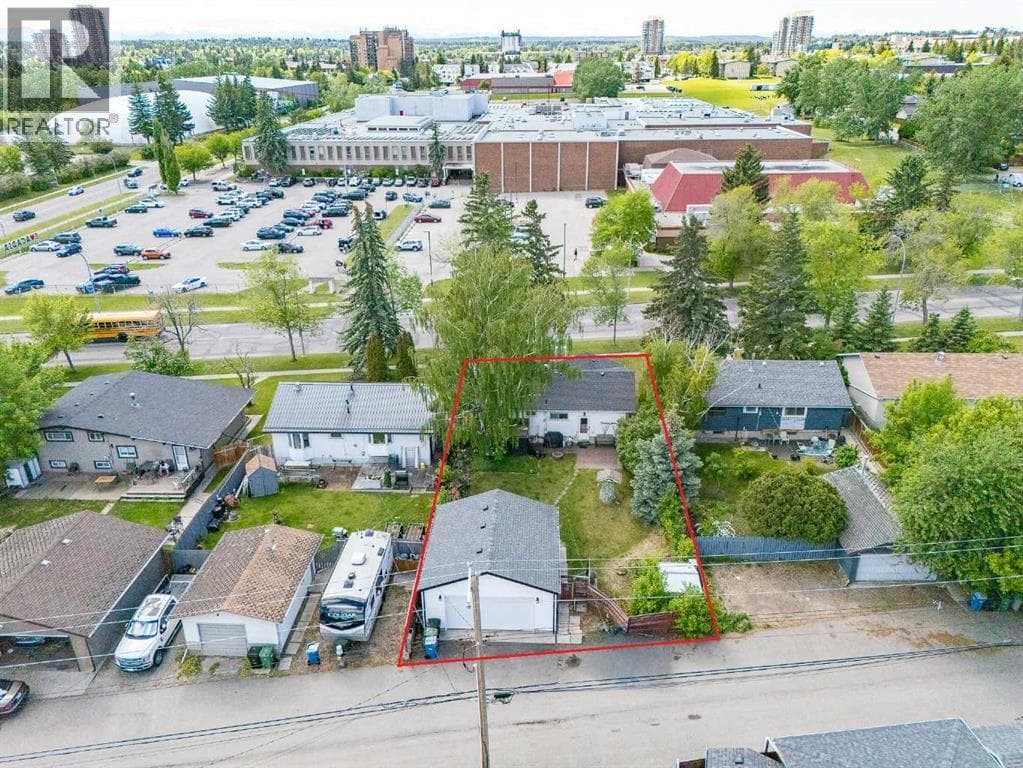 9020 Fairmount Drive SE — photo 4