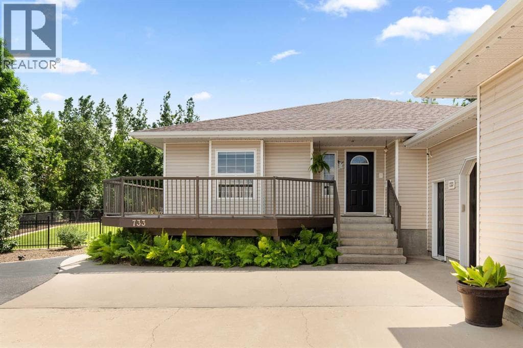 733 Eagle Ridge Drive — photo 2