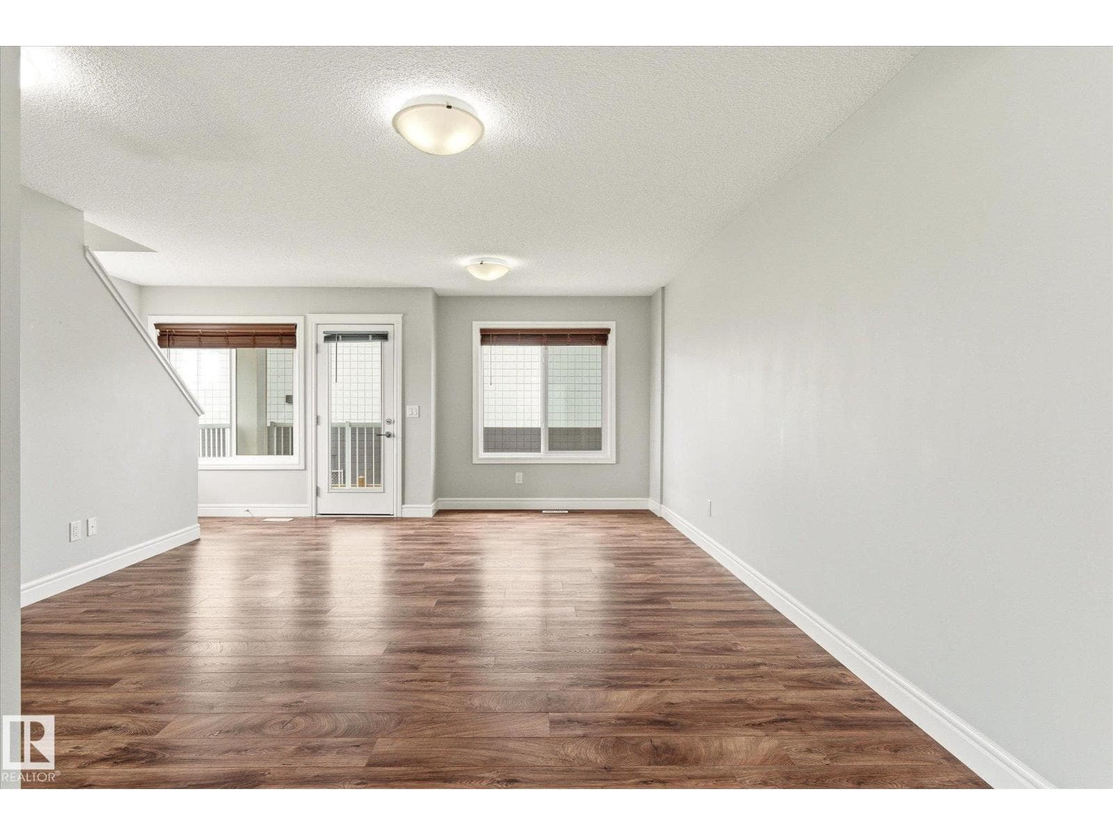 #47 330 BULYEA RD NW — photo 5