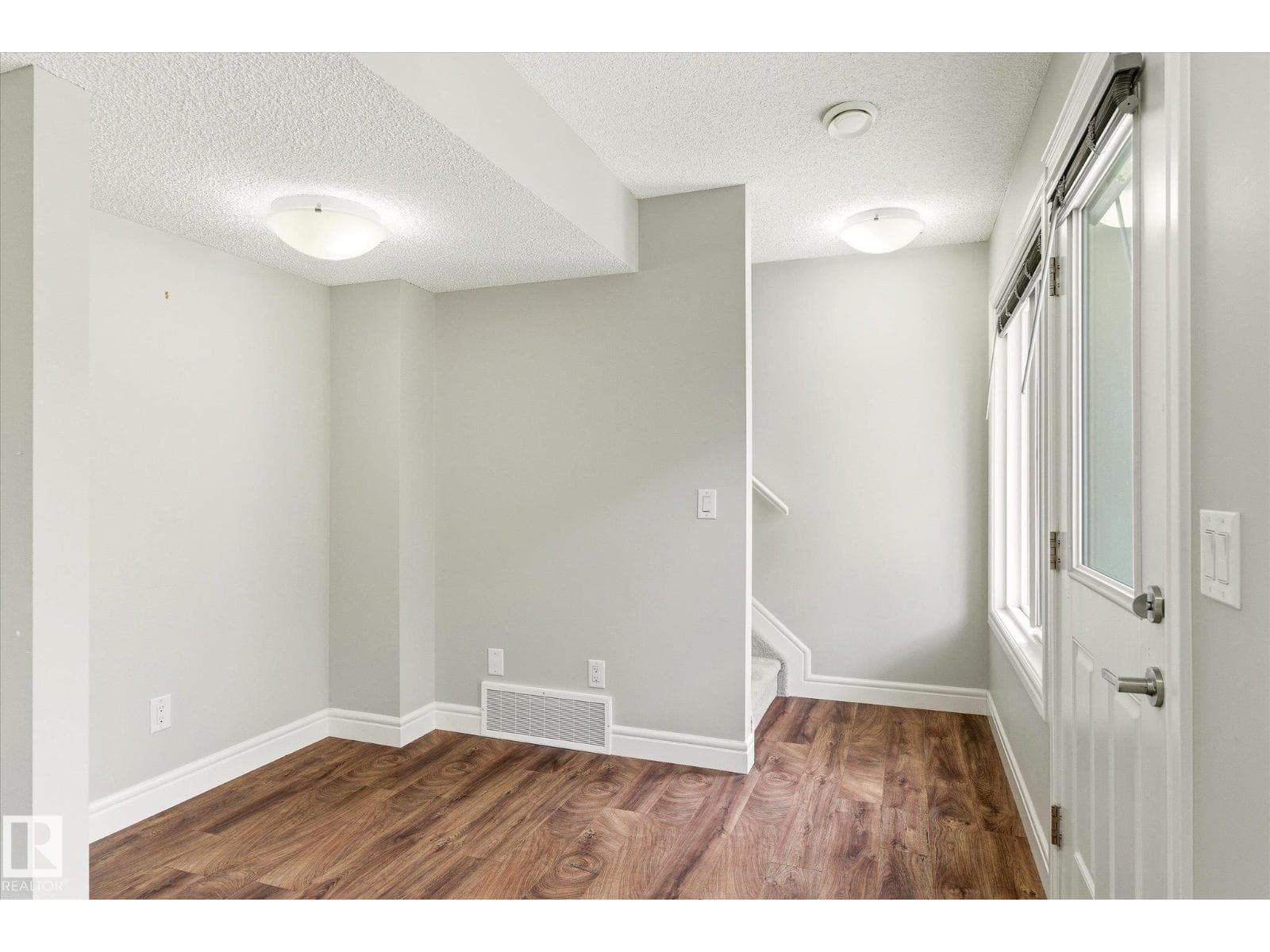 #47 330 BULYEA RD NW — photo 2