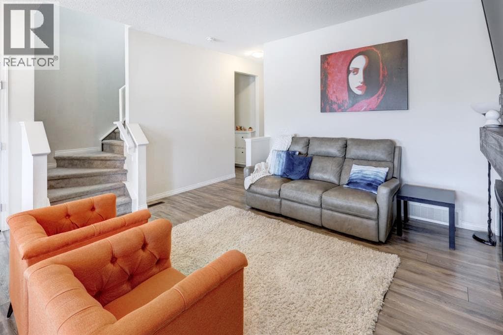 673 Hillcrest Road SW — photo 4