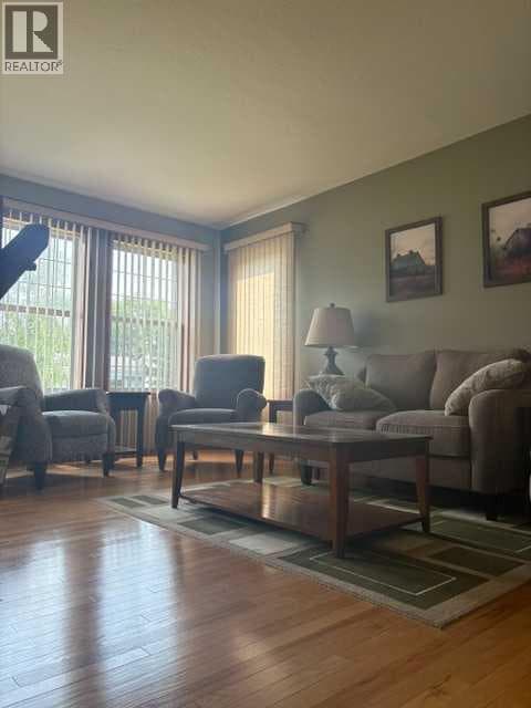 4715 55 Avenue — photo 2