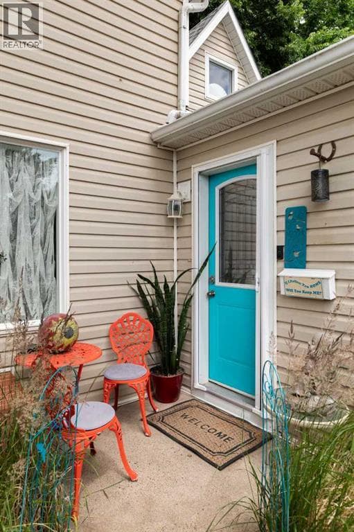 140 6 Street SE — photo 4