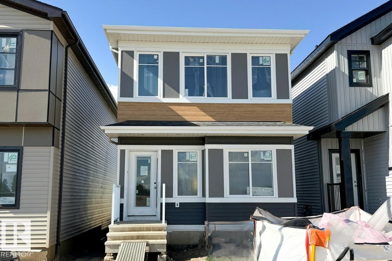2744 7 AV SW