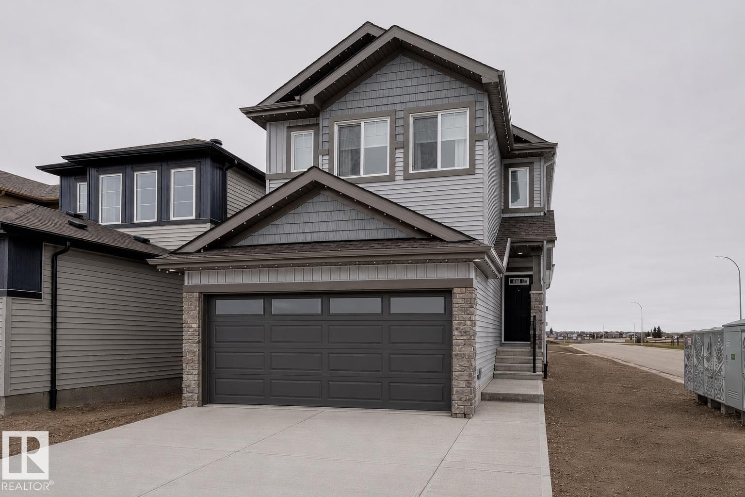 1992 210 ST NW