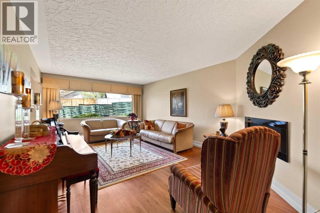 55 Kelvin Place SW — photo 5