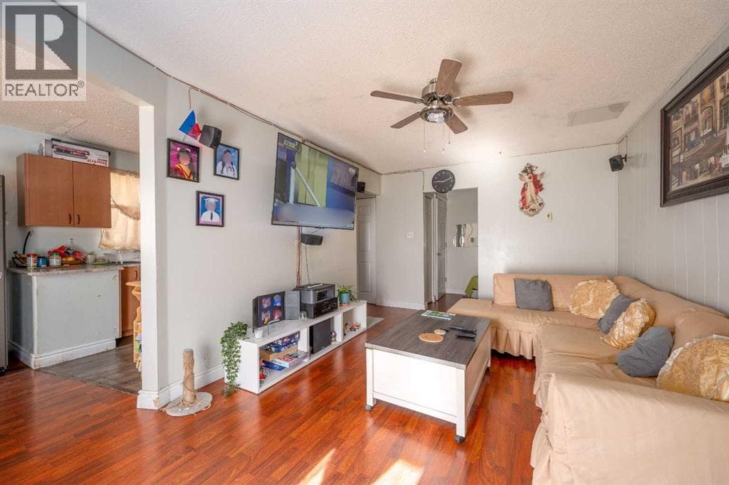 7627 24A Street SE — photo 5