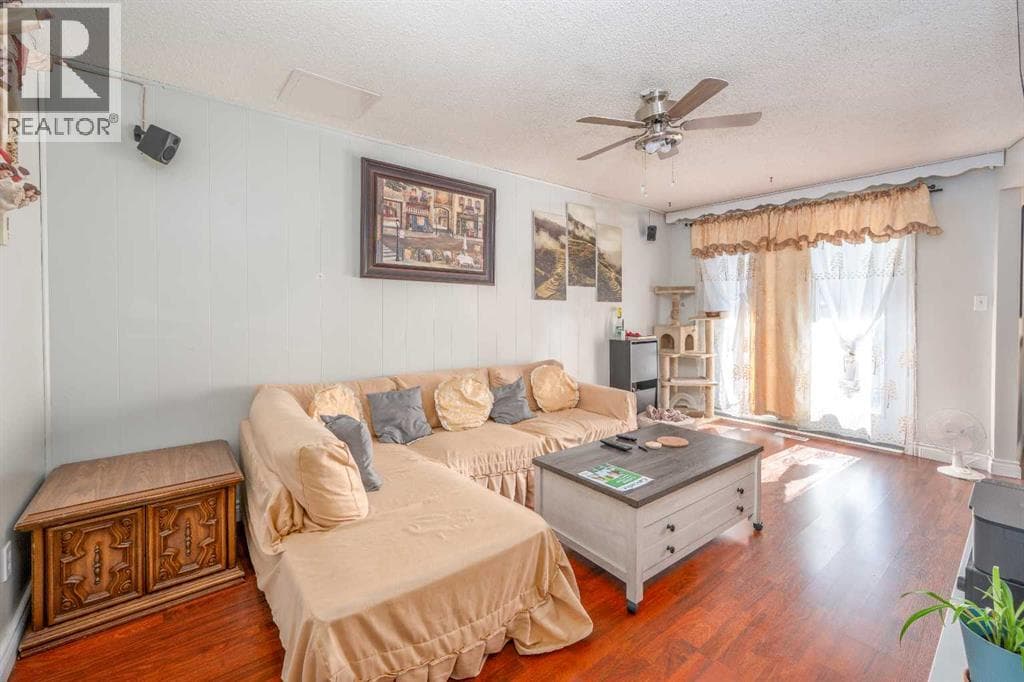 7627 24A Street SE — photo 4