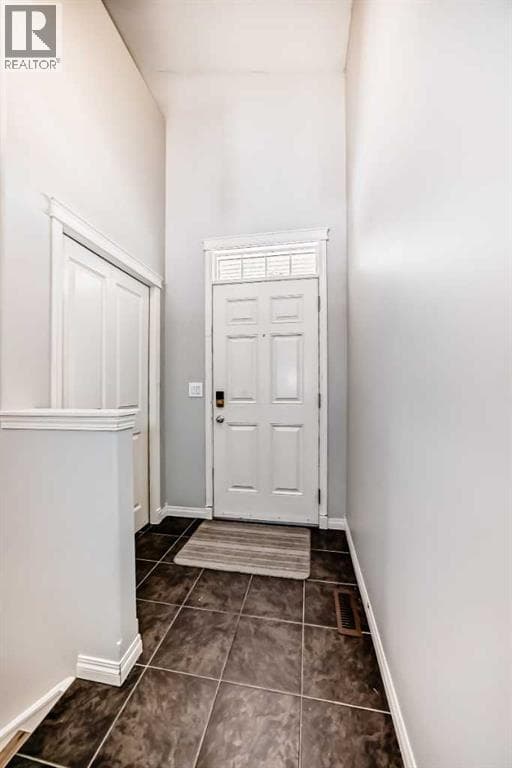 21 Valley Crescent — photo 2