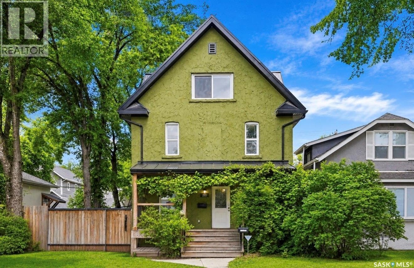 212 25th STREET W