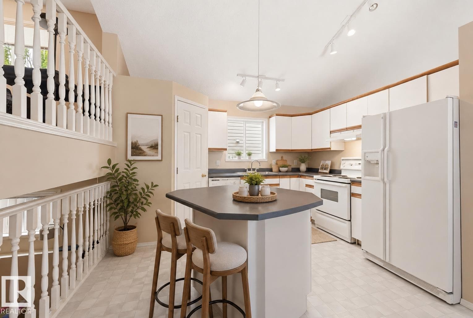 2050 TANNER WD NW — photo 5