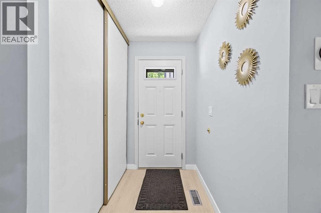16, 115 Bergen Road NW — photo 3