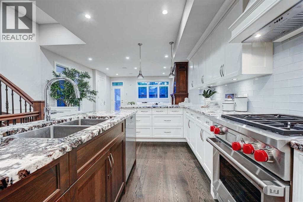 922 5 Street NW — photo 3